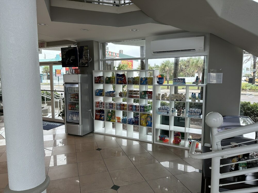 Фото Boardwalk Inn and Suites