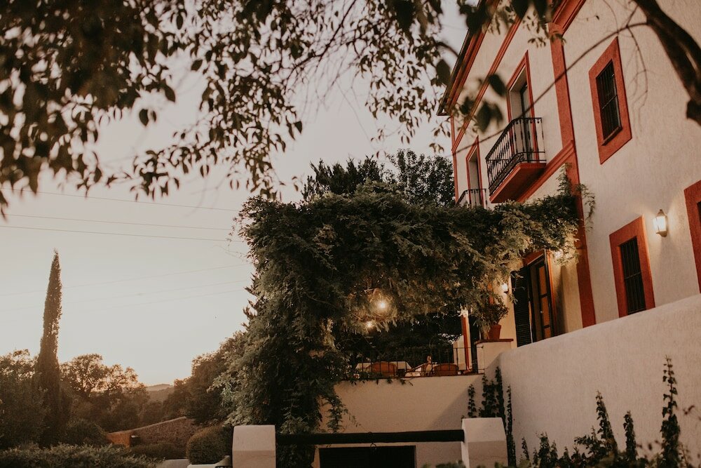 Фото Hotel Posada de Valdezufre