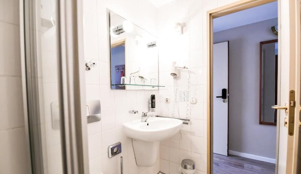 Фото Hotel Blutenburg