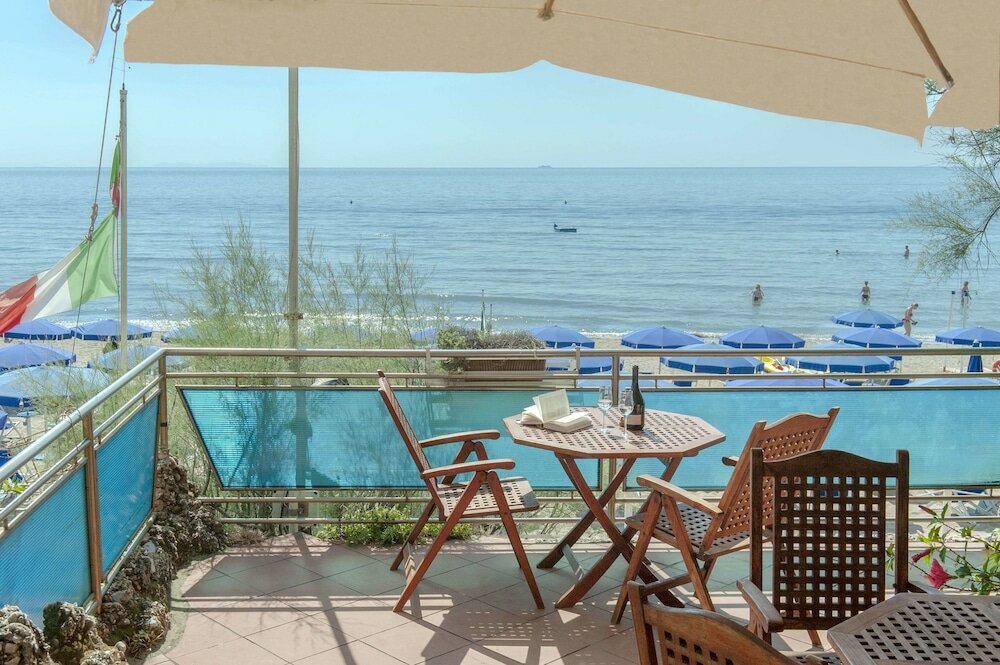 Фото Hotel Villa Lo Scoglietto