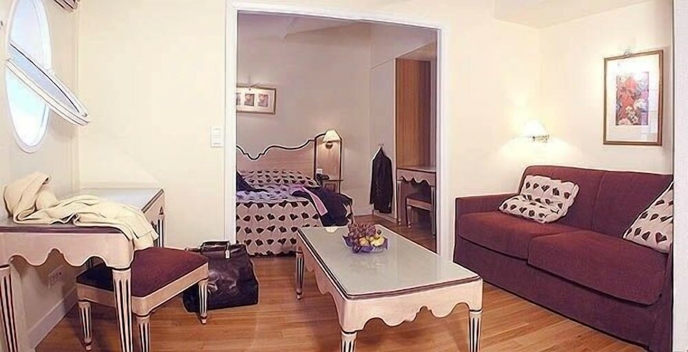 Фото Unic Renoir Saint-Germain