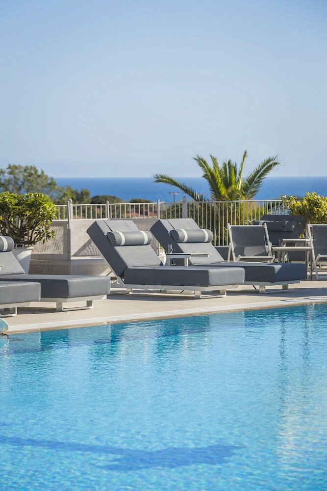 Фото Astra Village Hotel Suites