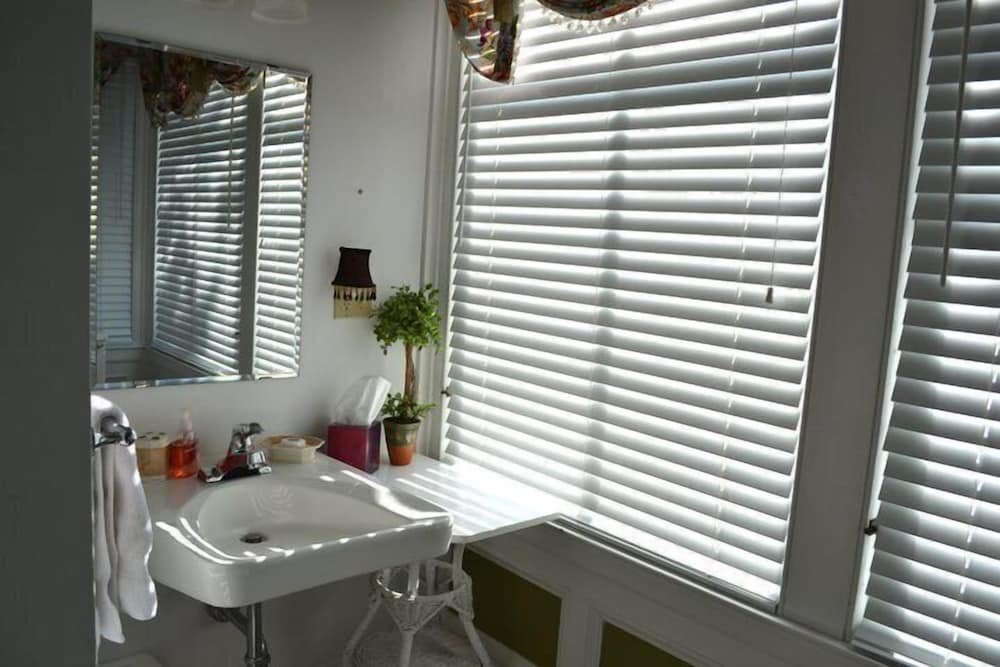 Фото The Silver Fountain Inn