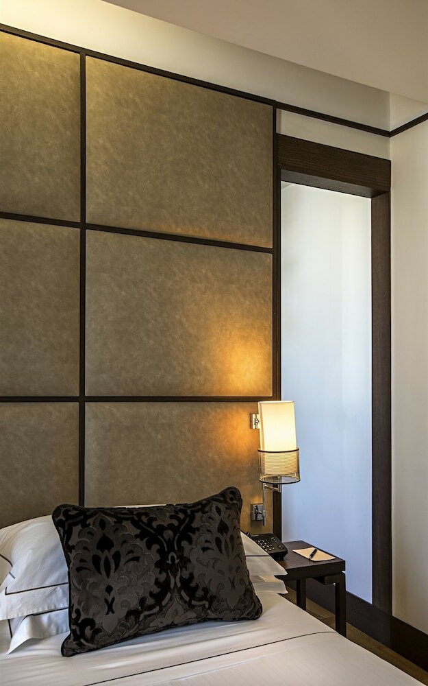 Фото The Independent Hotel