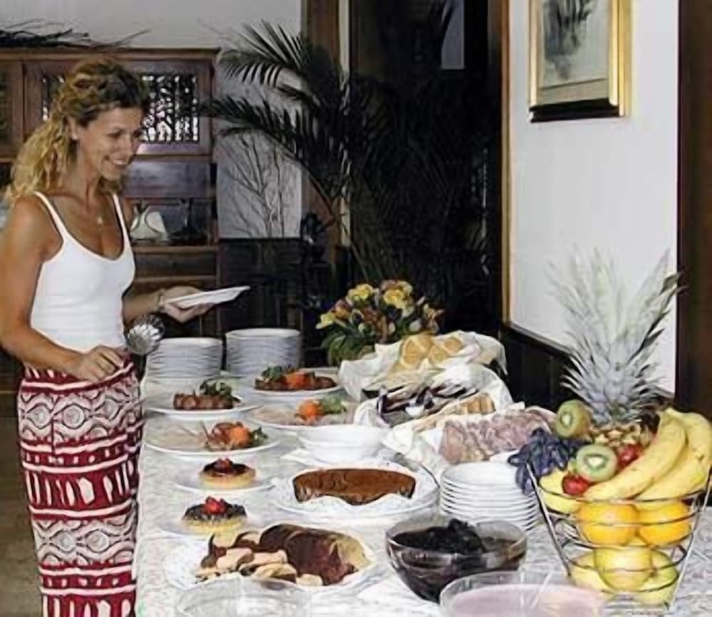 Фото Athos Hotel