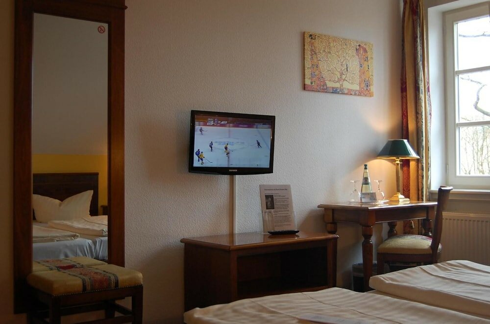 Фото Hotel Königin Olga