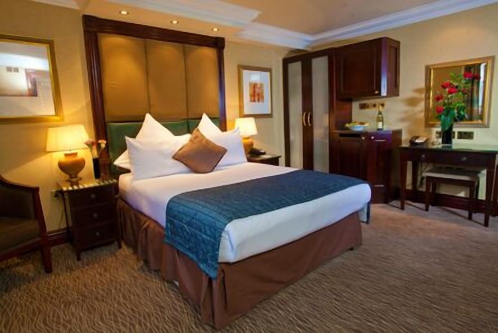 Фото Paddington Court Executive Rooms