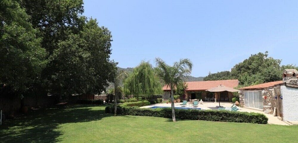 Фото Villa Bln1 by JoyLettings