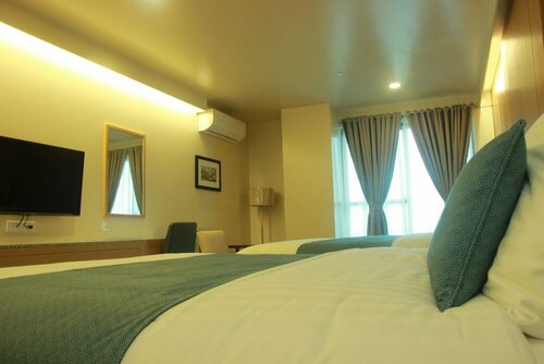 Гостиница West Plaza Hotel at Lebuu Street в Короре