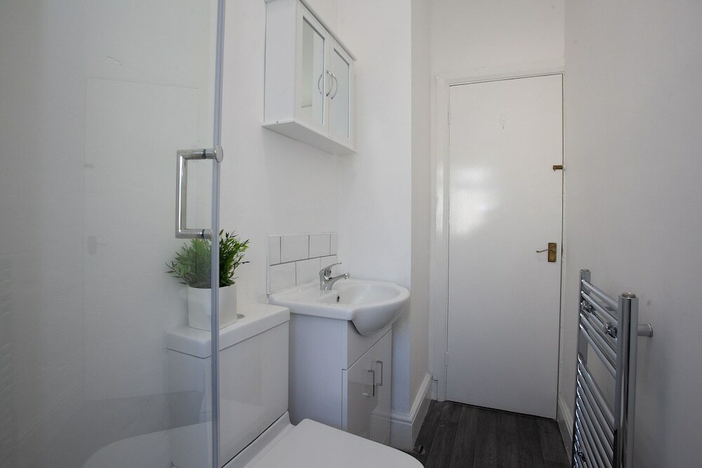 Фото Salford House