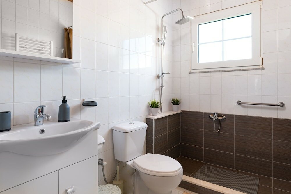 Фото House of Paradise in front of the golf court-sea