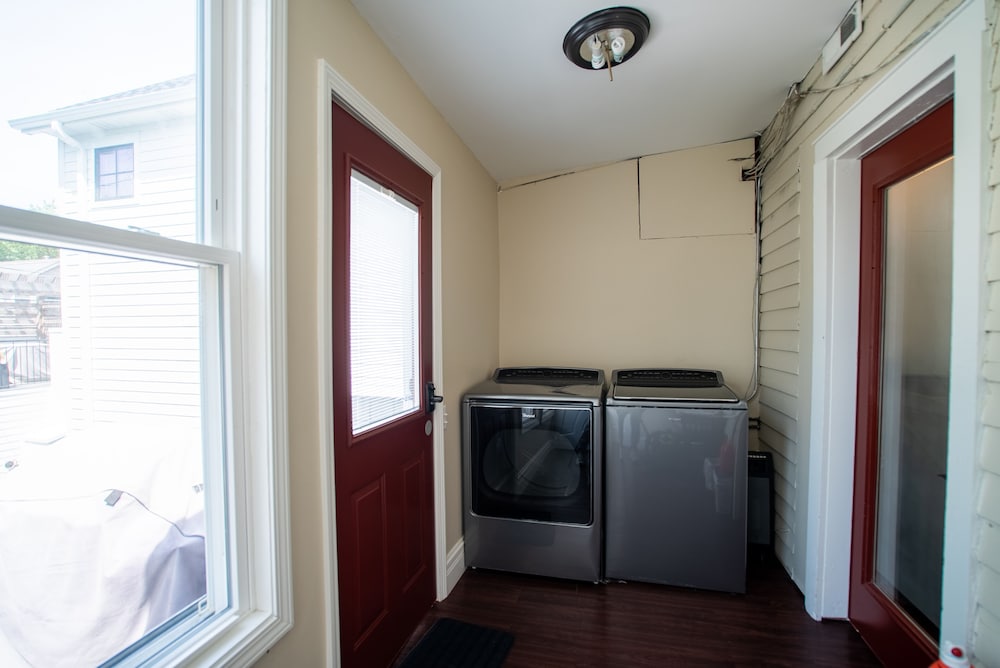 Фото Roscoe Village Guesthouse