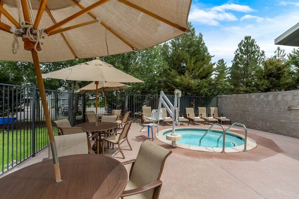 Фото Best Western Rose Quartz Inn