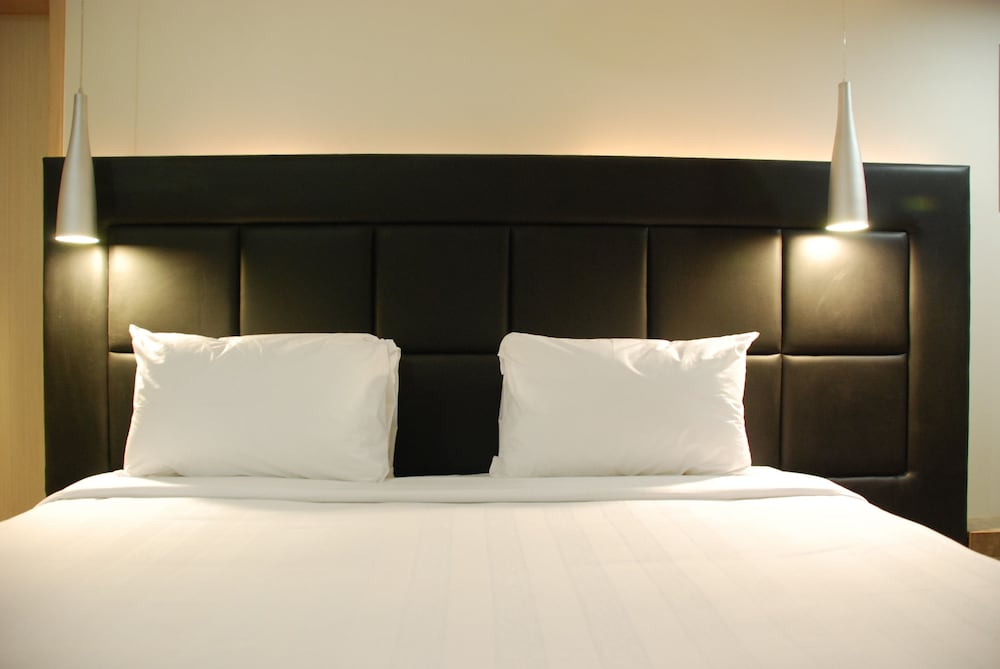 Фото Oriental Residency Hotel