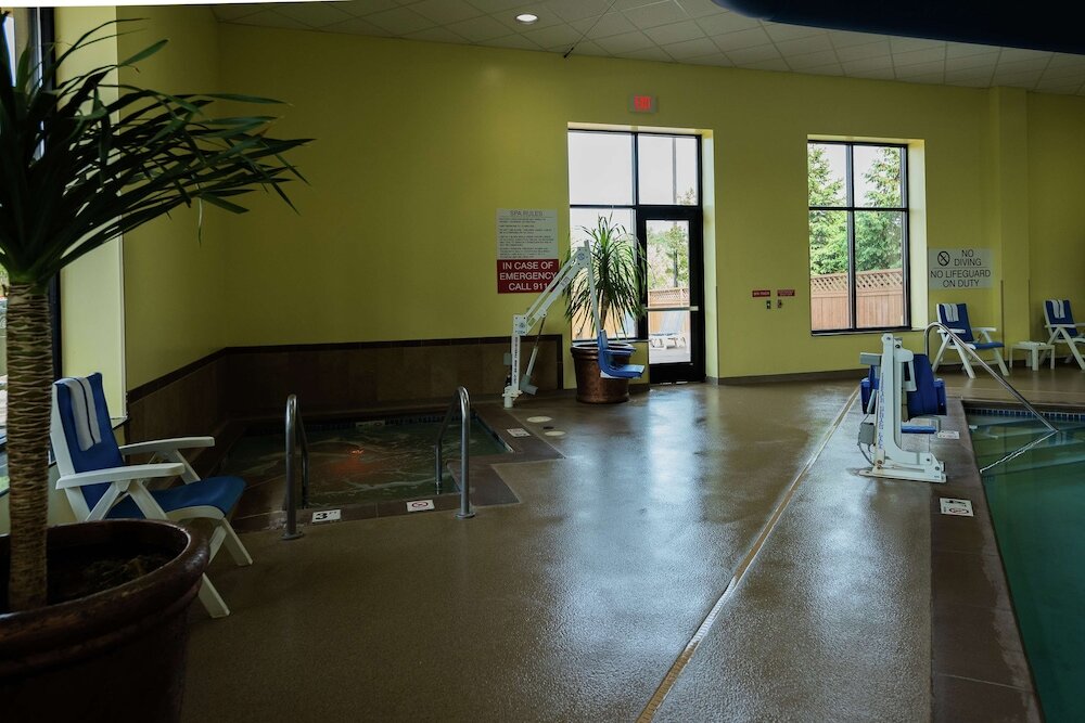 Фото Embassy Suites by Hilton Minneapolis North