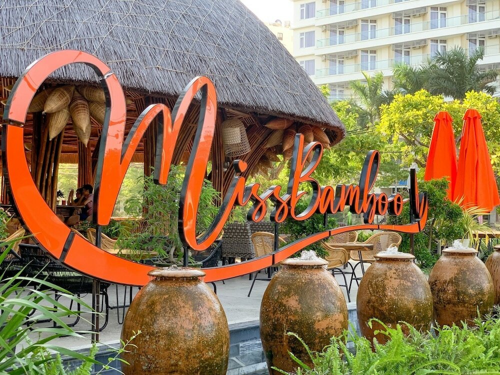 Фото Miss Bamboo The Light Hotel