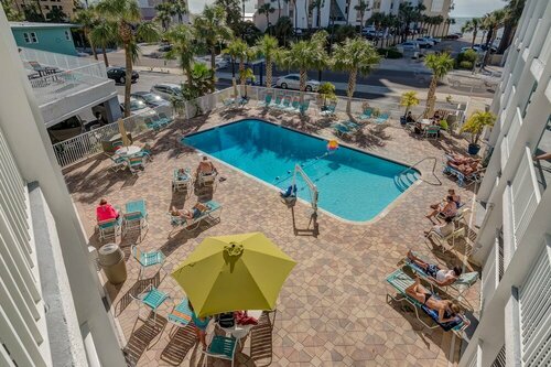 Гостиница Pelican Pointe Hotel by Sunsational Beach Rentals