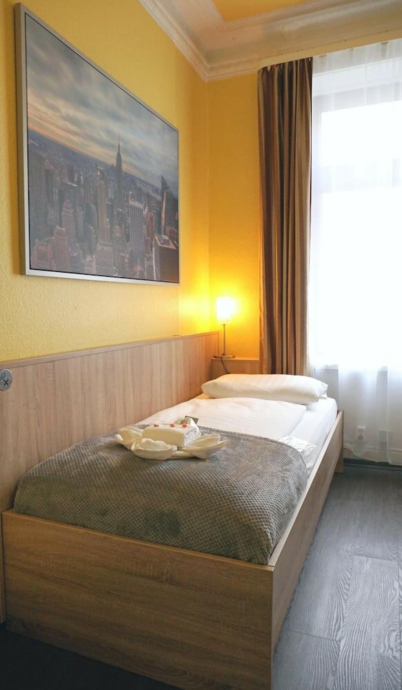 Фото Hotel-Pension Kieler Hof