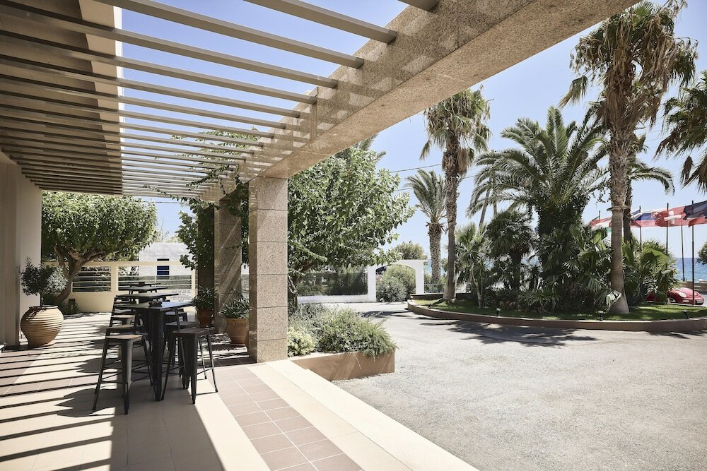 Фото Tylissos Beach