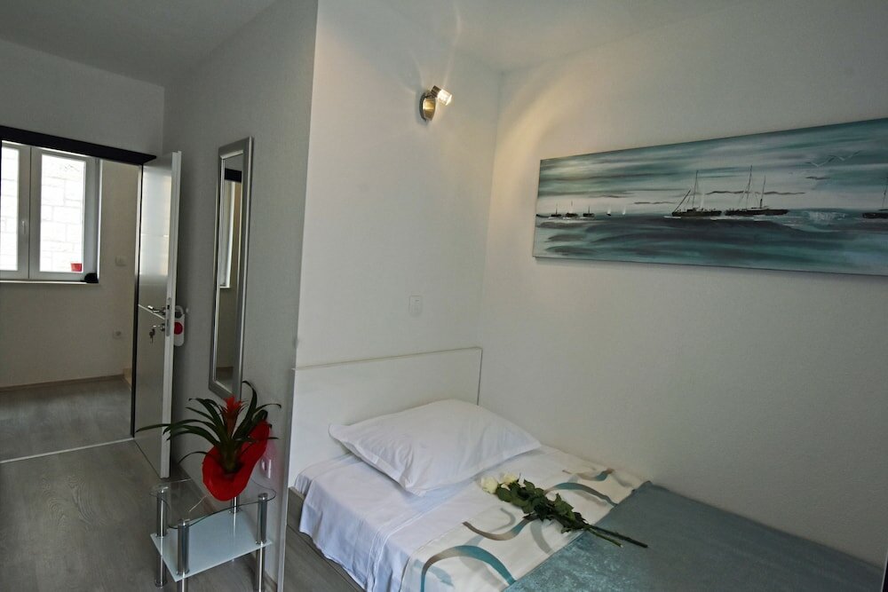 Фото Kuzma Rooms and Apartments