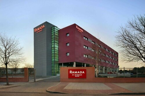 Гостиница Ramada by Wyndham Madrid Getafe в Хетафе