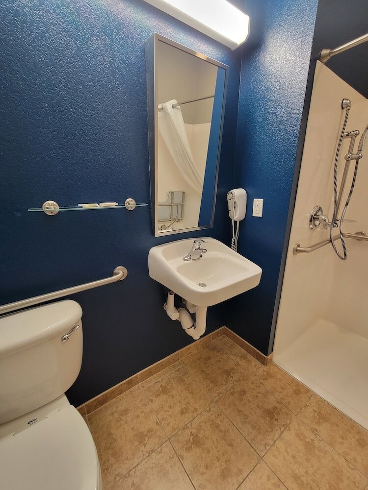 Фото Microtel Inn & Suites by Wyndham Council Bluffs/Omaha