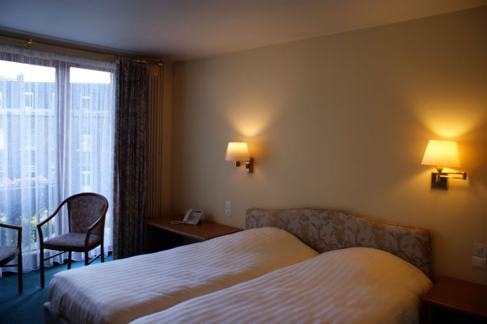 Фото Hostellerie La Villa Des Roses