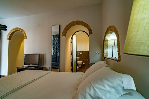 Гостиница Hotel Alfonso IX в Касересе