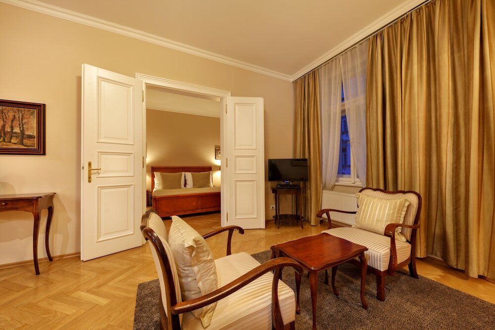 Фото Hunger Wall Residence