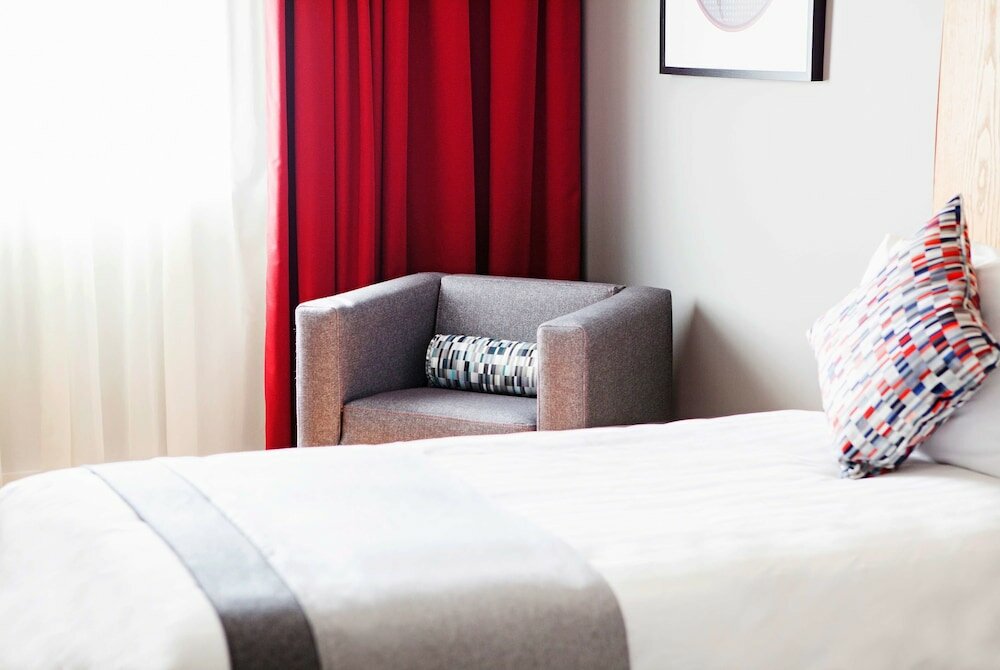 Фото Ramada by Wyndham Belfast City Centre