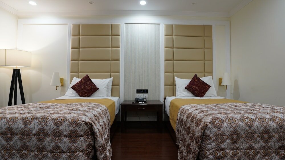 Фото Hotel Samrat Inn