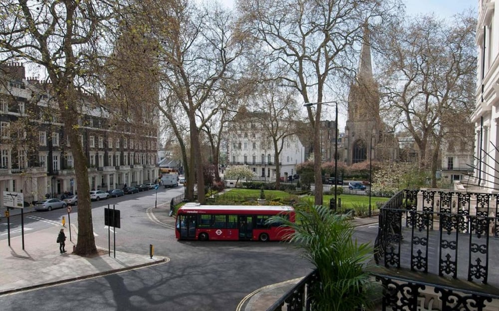 Фото Lancaster Court Hotel