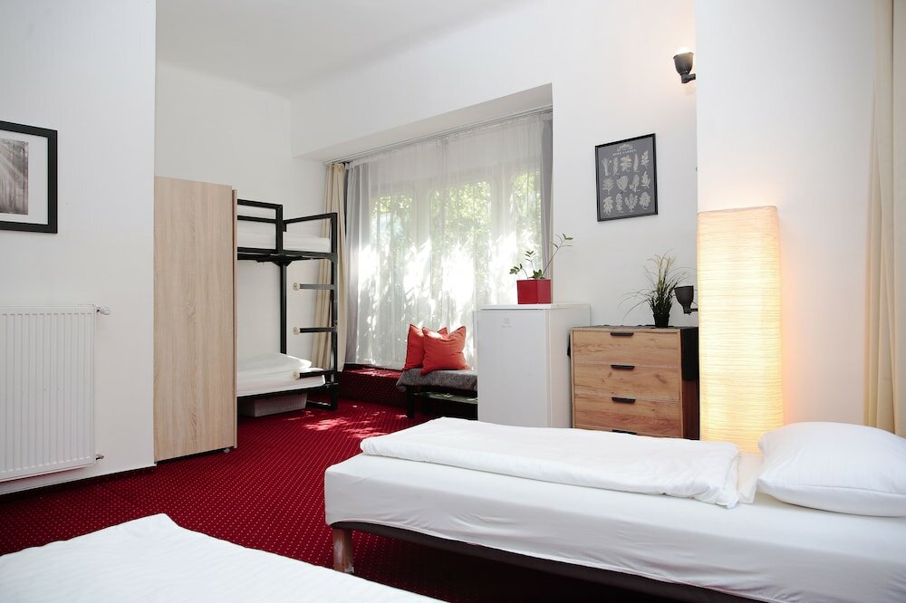 Фото Maverick Hostel & Ensuites