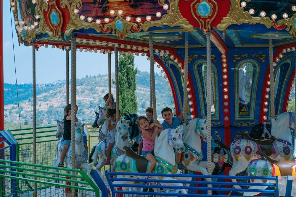 Фото Tzuba Hotel