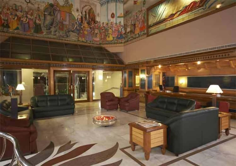 Фото Hotel Kanoos Residency
