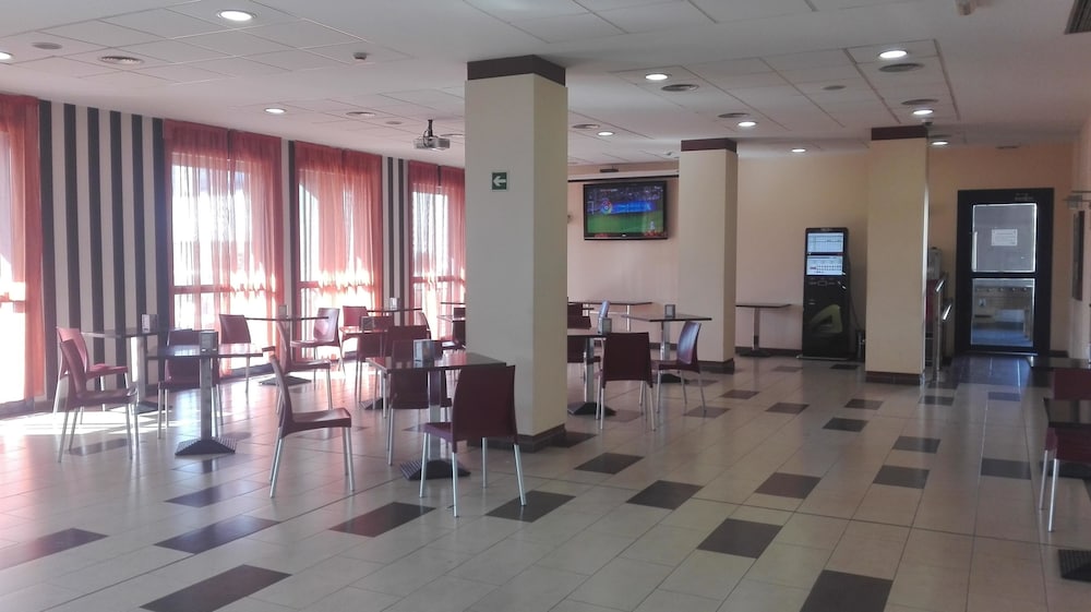 Фото Hotel Naval Sestao