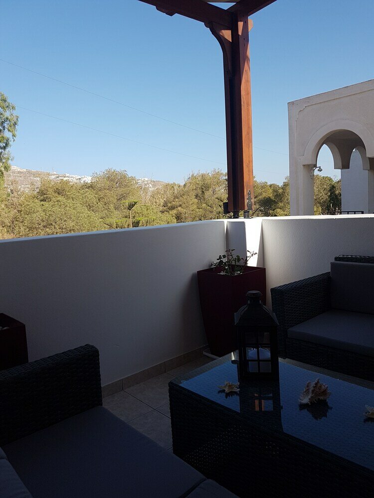 Фото Santorini Family Apartments