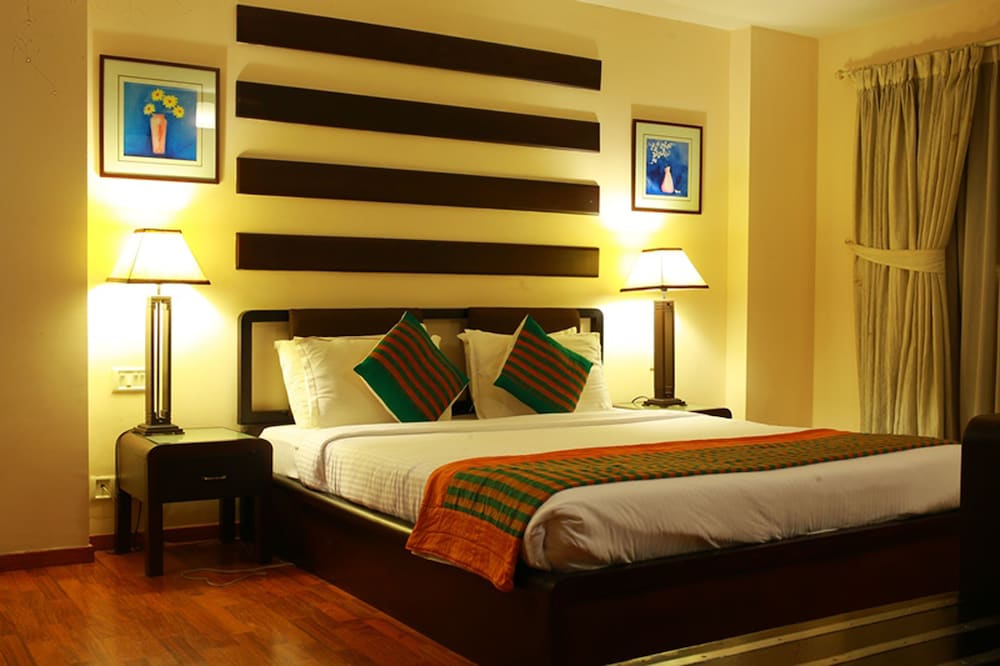 Фото Hotel Kanoos Residency