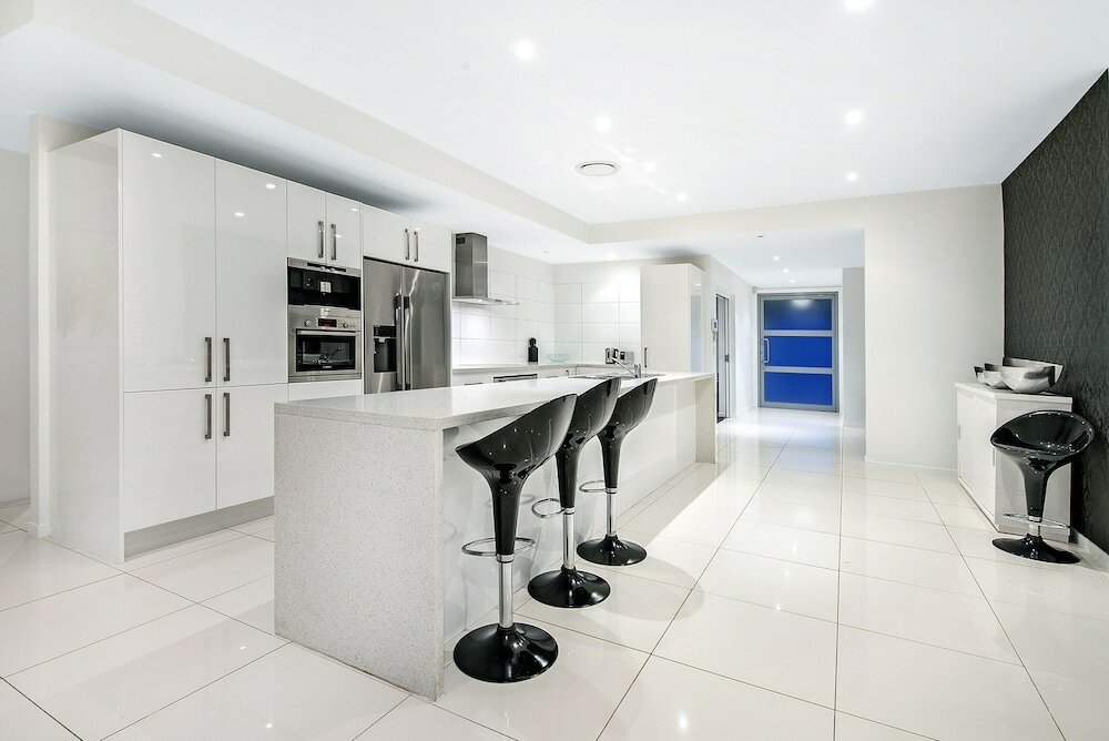 Фото Sunrise Executive 5 Bedroom Home