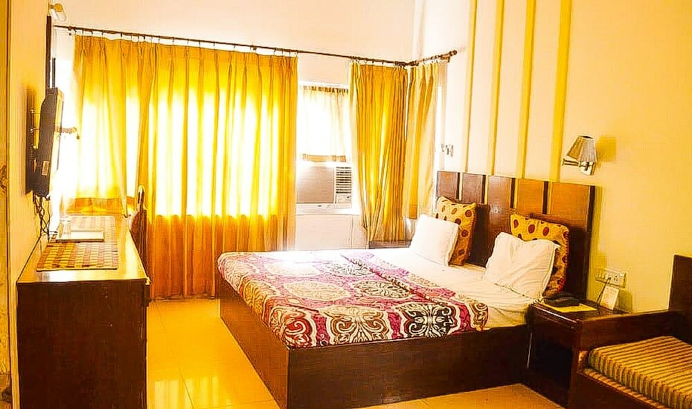 Фото Hotel Raj Darbar