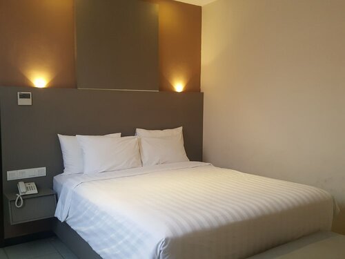 Гостиница Hotel Kharisma в Мадиуне