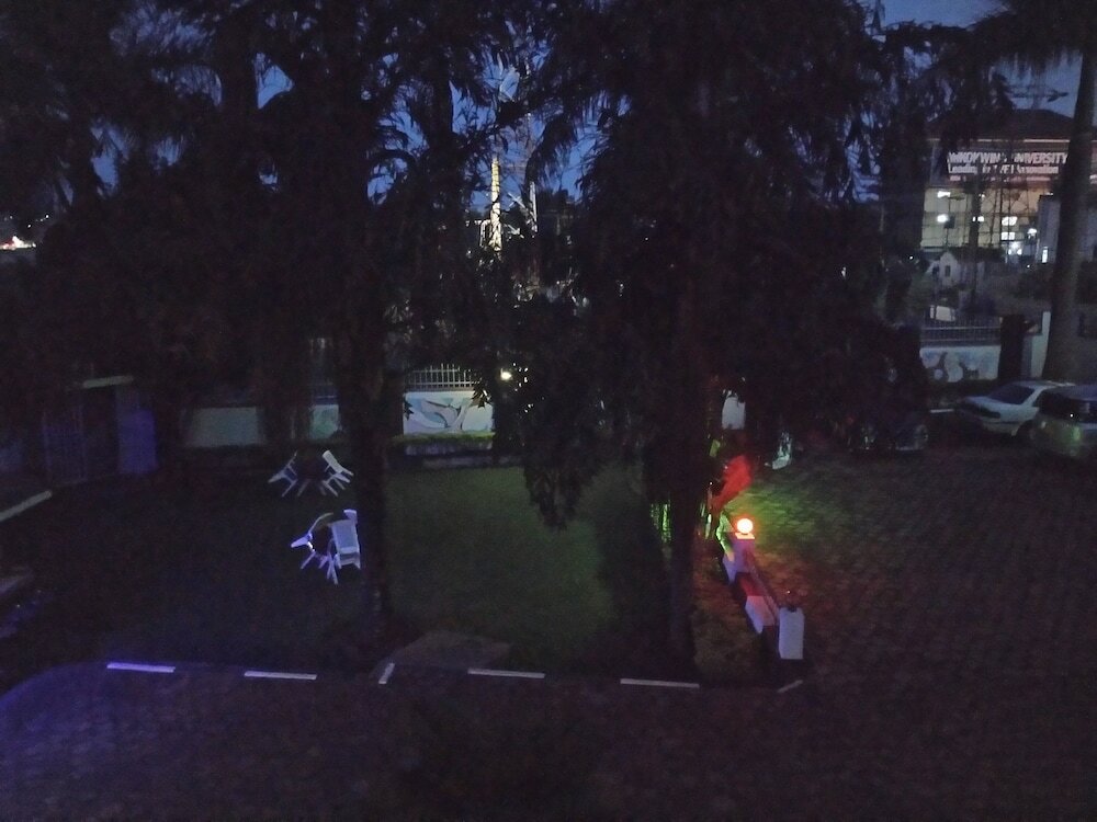 Фото Deira Hotel Ltd