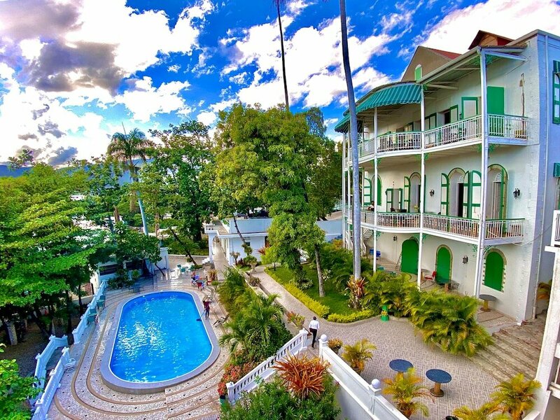 Гостиница Manoir Adriana Hotel в Жакмеле