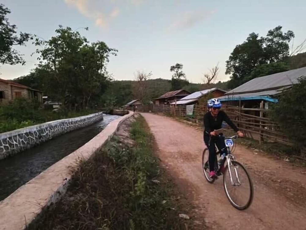 Фото Mr. Charles River View Lodge