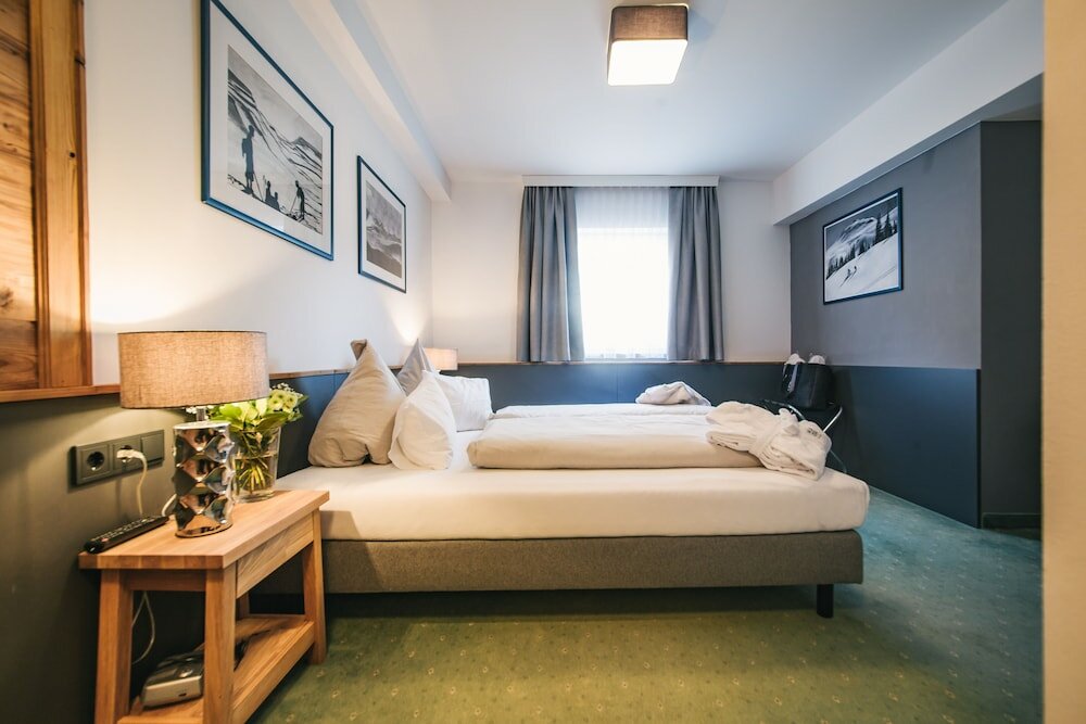 Фото Arlen Lodge Hotel