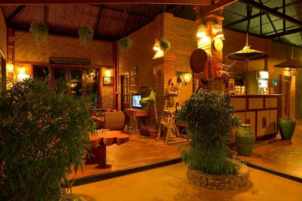 Фото Mr. Charles River View Lodge