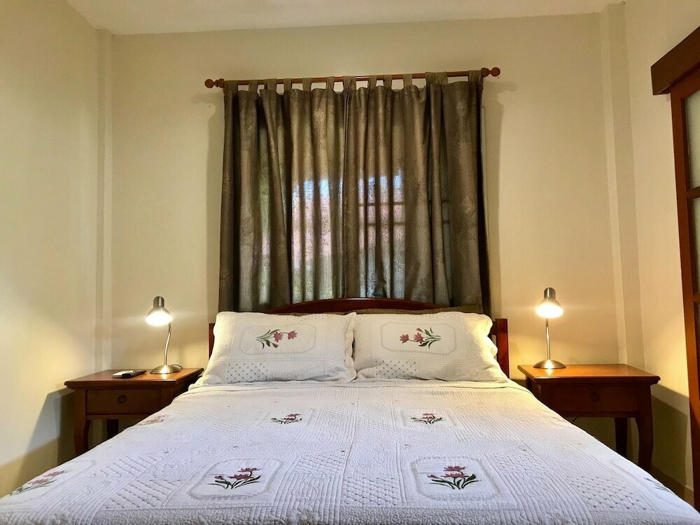 Hotel Falang Paradise, Chalong, photo