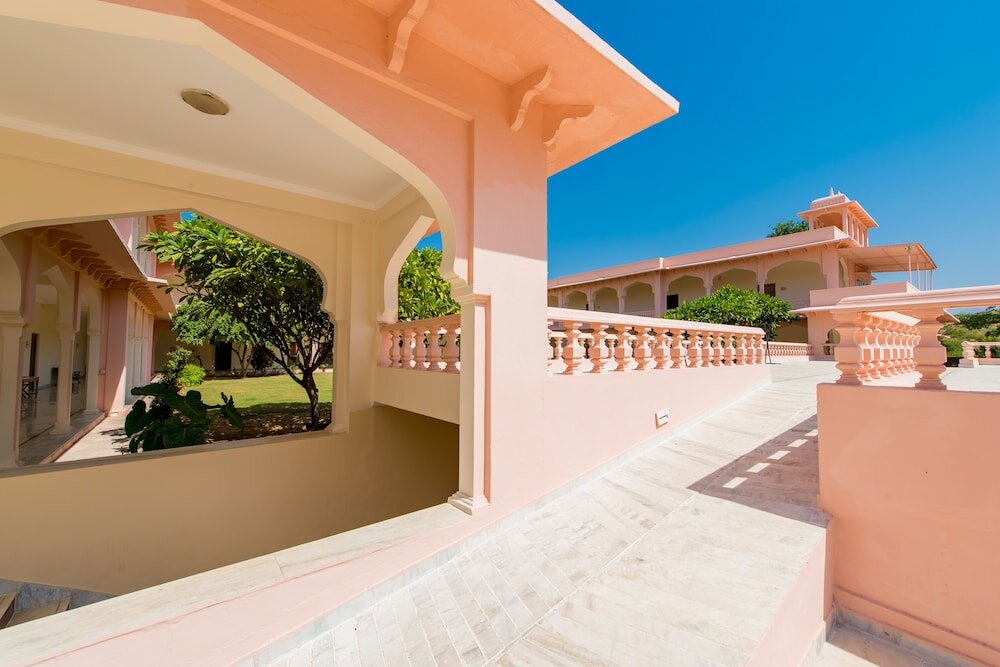 Фото Hotel Dev Vilas