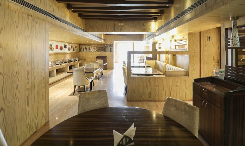 Фото Treebo Select Grand Premier Suites