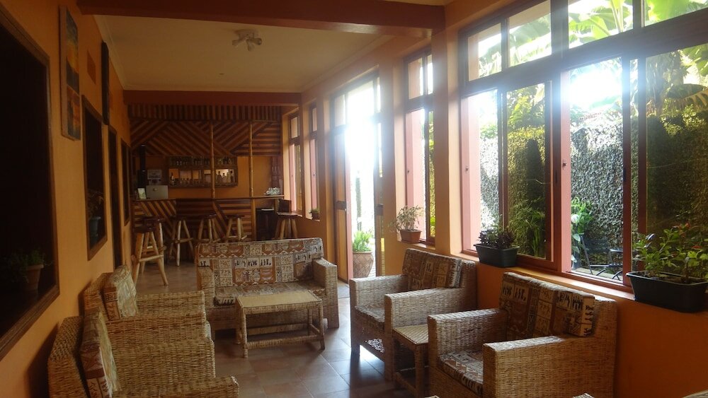 Фото отеля 2